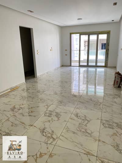 Ultra Super Lux Apartment For Rent in Galleria Moon Valley