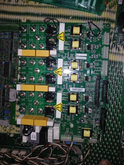 Power & Inverter Control Board) لأجهزة الـ UPS ثلاثية الأوجه (3-Phase)