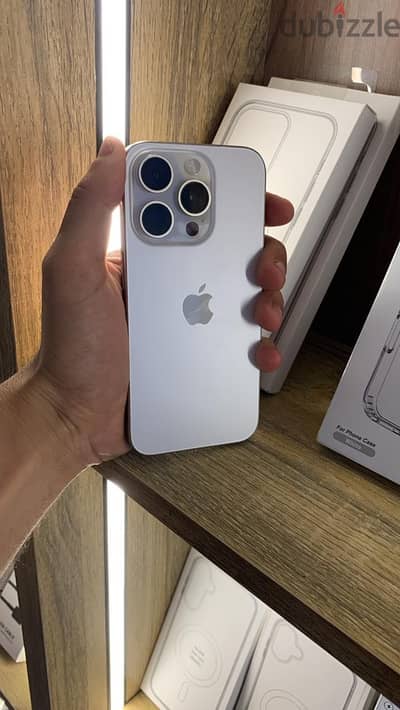 آبل - آيفون 15 برو