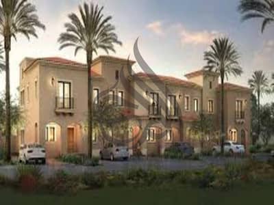 Town house corner for sale in city gate new cairo under market price prime location with down payment and installment