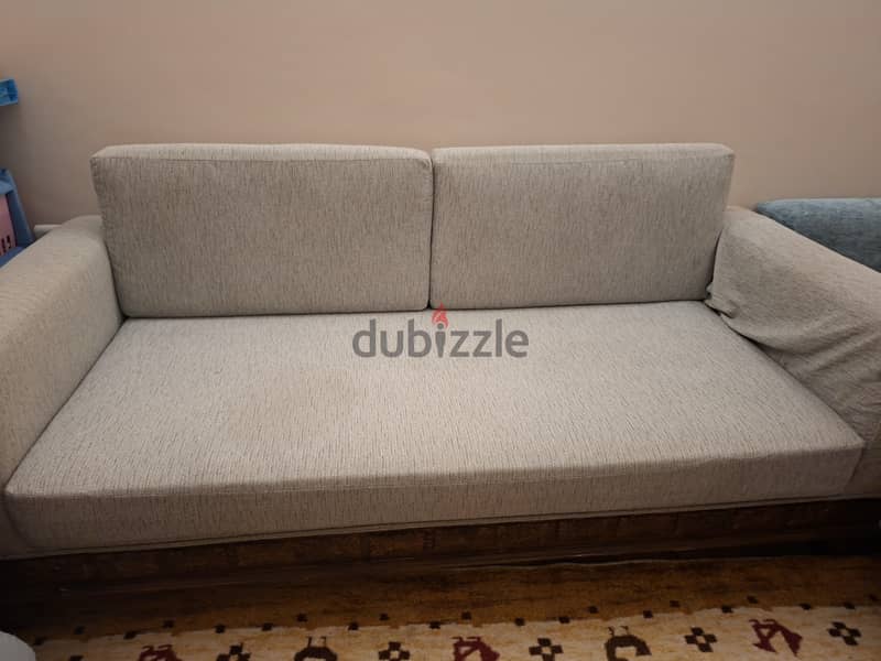 2 sofas 4