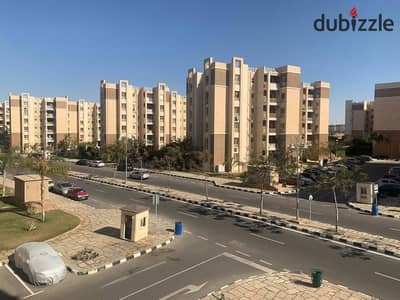 شقة للايجار قانون فى مدينتى 82متر غرفتين نوم وحمام دور رابع خطوات من مول All seasons park  والخدمات