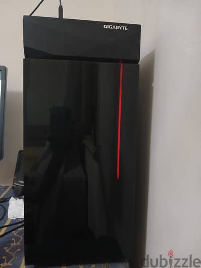 كيسة فاضية Gigabyte c200