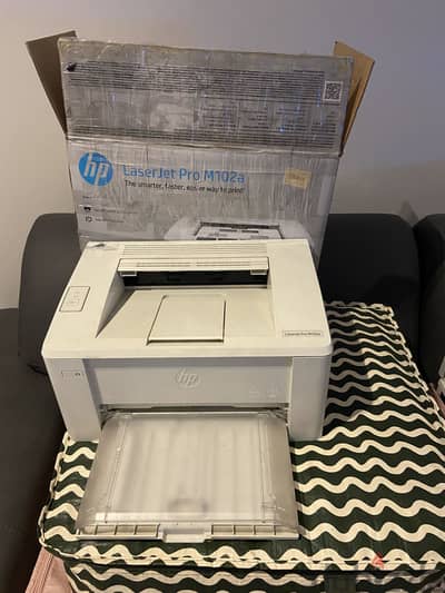 مسند لآب توب بسماعتين مع طباعة ليزر ممتازة HP Laser jet pro M102a