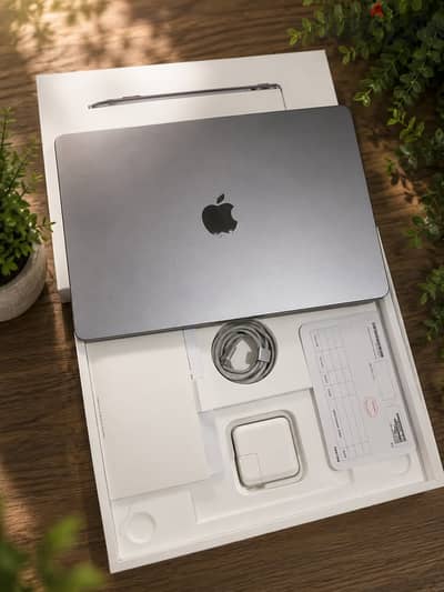 MacBook Air M2 13-inch | 16GB / 256GB | Warranty Until June 2027