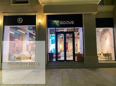 Shop for sale, currently rented and operating with a monthly return of 130,000, ready for immediate occupancy in Fifth Settlement, near Rehab, directly on Nasr Road. Installment payment option available.