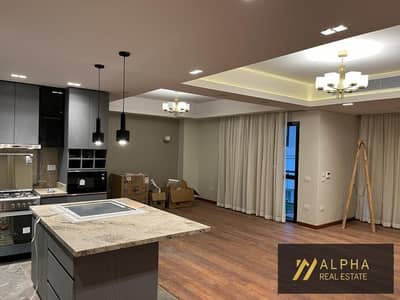 شقة مميزة للإيجار في سكاي كوندوز  تشطيب راقٍي ومطبخ مجهز