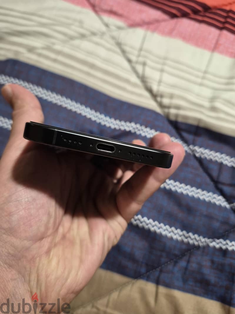 Apple - iPhone 16 Pro Max b : 92 1