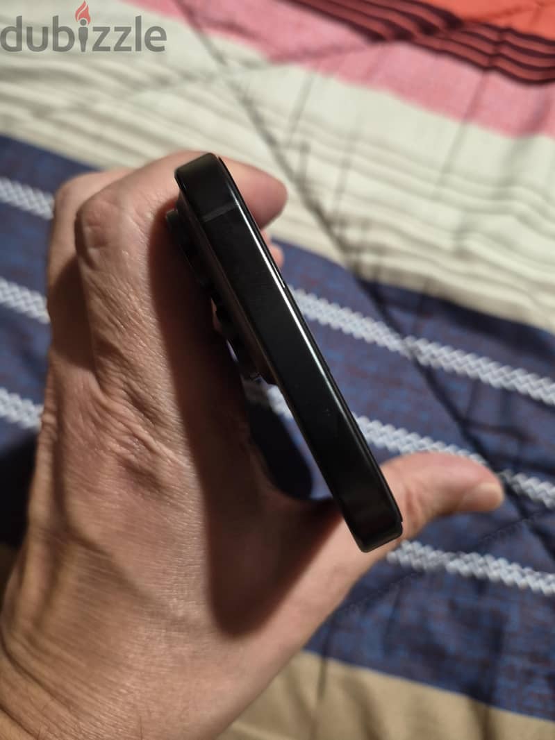 Apple - iPhone 16 Pro Max b : 92 4