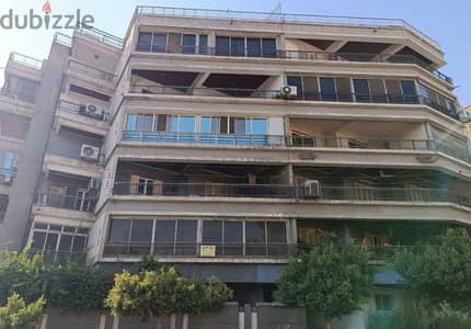 فرصه نادره للبيع شقة في قلب مصر الجديده 240م علي واجهه شارع رئيسي