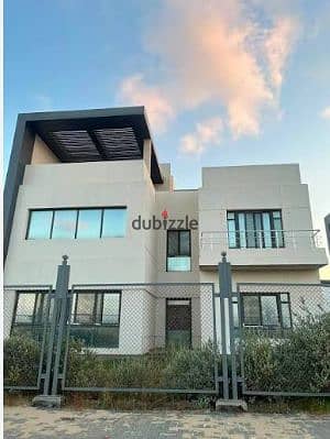 For a quick sale at the old price, a villa in Zahia Compound, New Mansoura, is available for less than its original price. Immediate occupancy, turnke