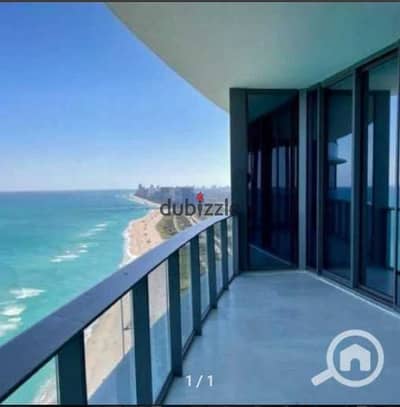 For a quick sale at the old price, a fully finished, ready-to-move-in apartment with air conditioning in Alamein Towers, 156 sq m, double sea and lago