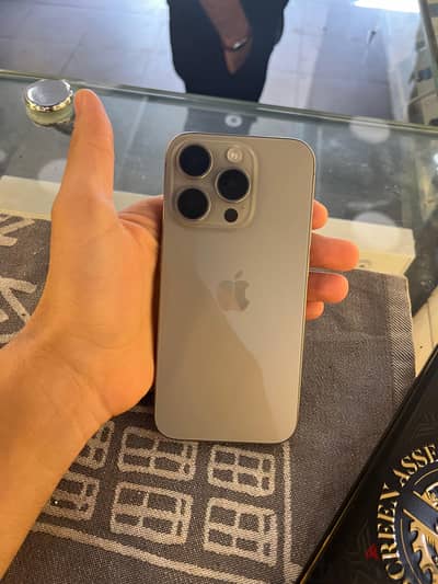 آبل - آيفون 15 برو