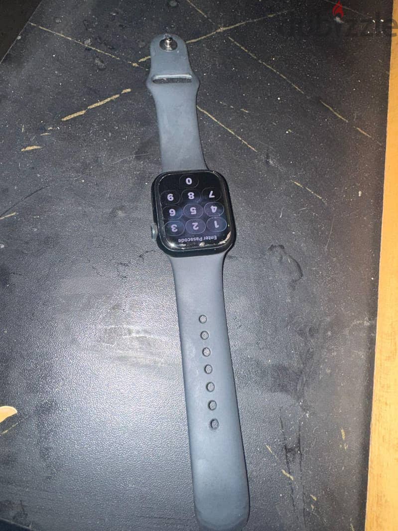 Apple watch s8 3