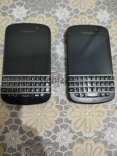 جهازين بلاك بيري Q10