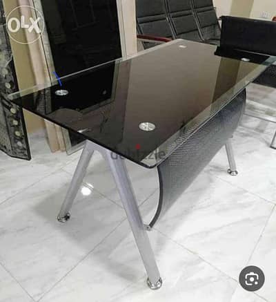 مكتب زجاج