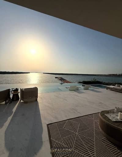 Villa for sale first row in the heart of the sea with a VIP view high end finished fully furnished in Marina 5