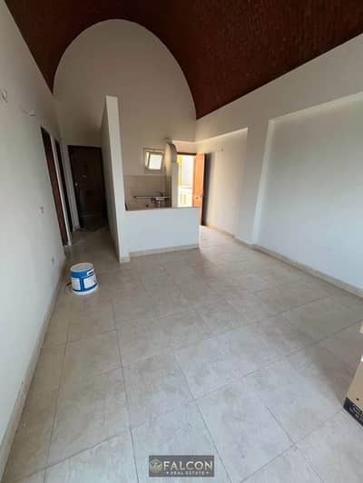 With a 22% discount, a chalet ready for viewing with a panoramic sea view is for sale near Hurghada Airport and El Gouna in Makadi Heights village.