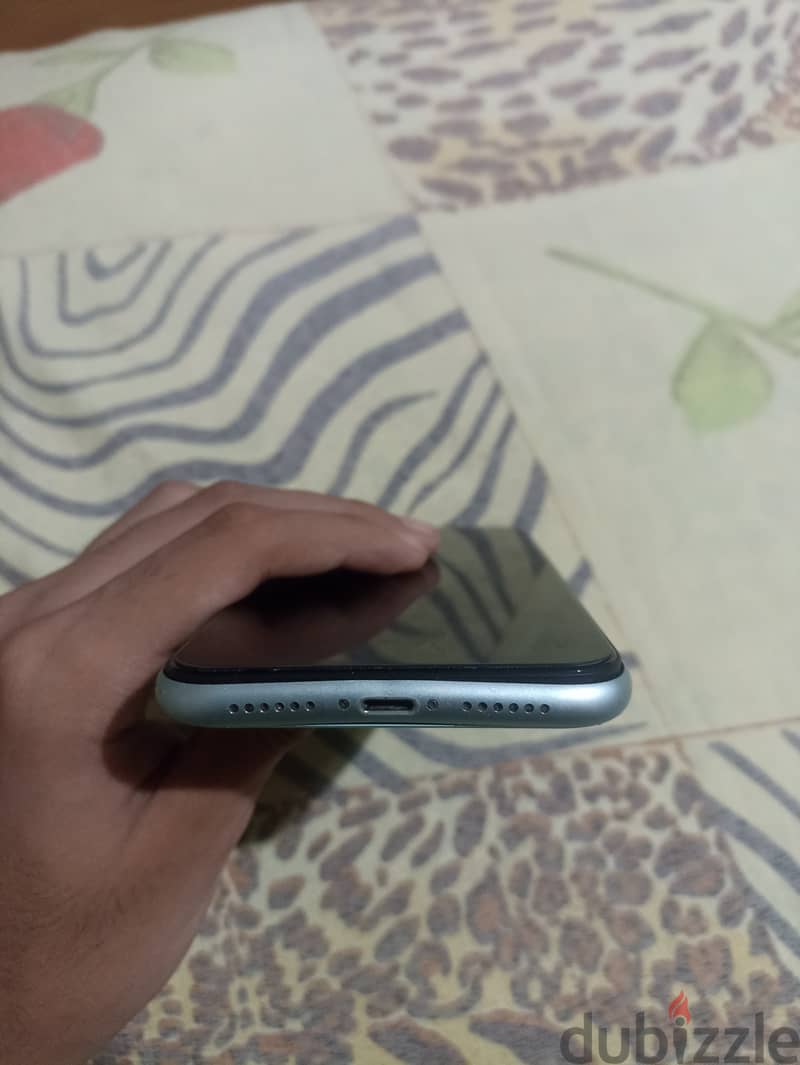Apple - iPhone 11 4