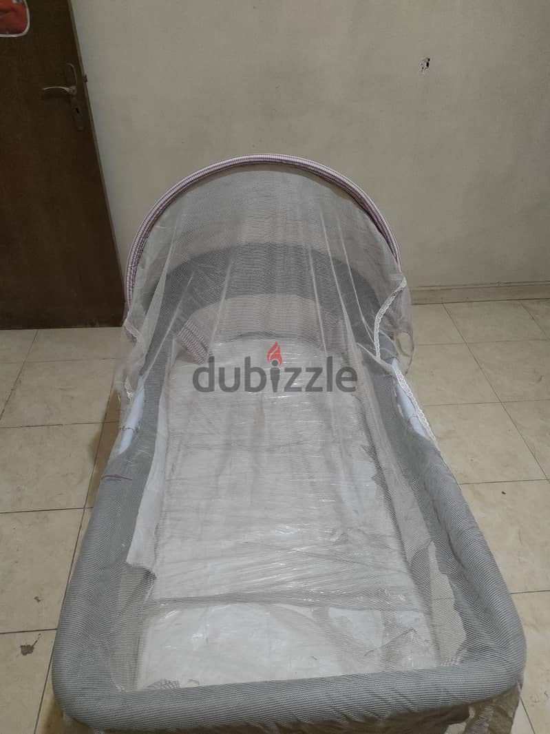 سرير اطفال 1