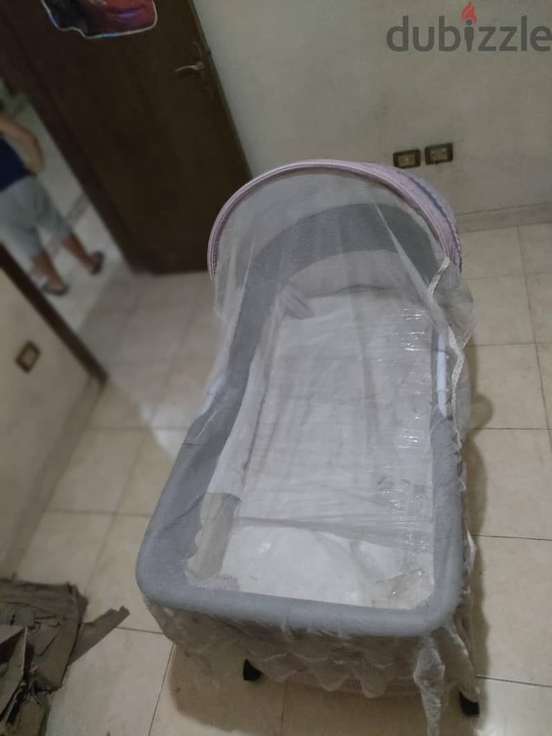 سرير اطفال 2