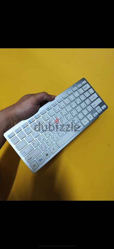 Manhattan Wireless Keyboard كالجديد