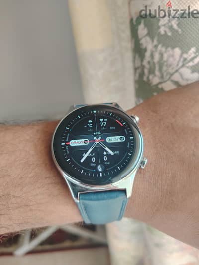 استعمال خفيف شبه جديدة حالة ممتااازة HONOR Watch GS 3