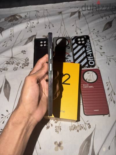 ريلمى 12