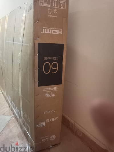 شاشه Lg  جديده بالضمان من بي تك البيع بسبب مساحه المنزل