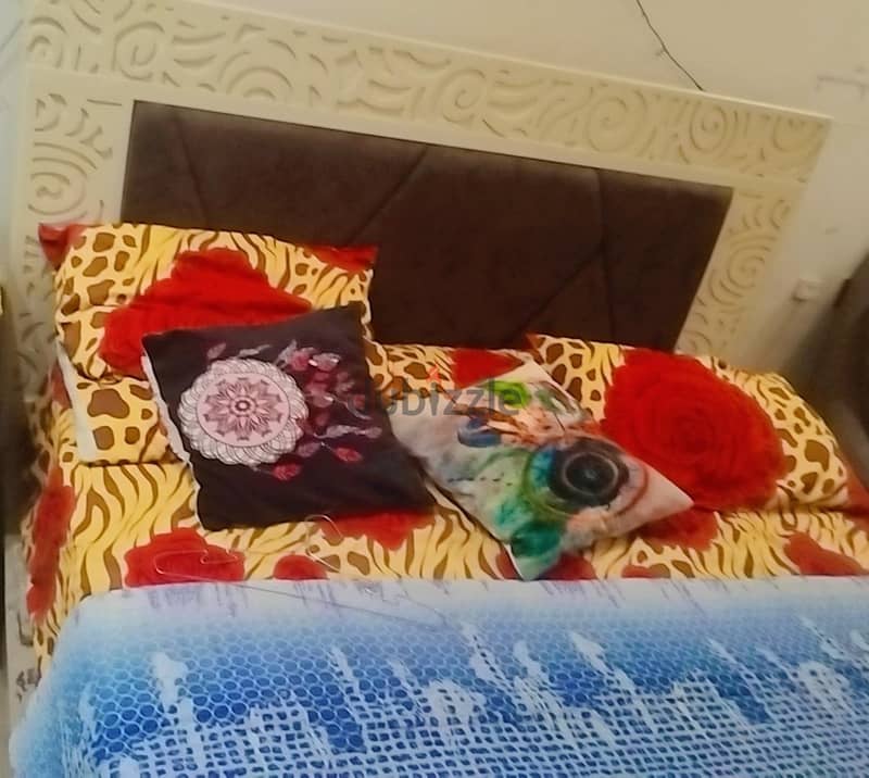 للبيع لظروف السفر