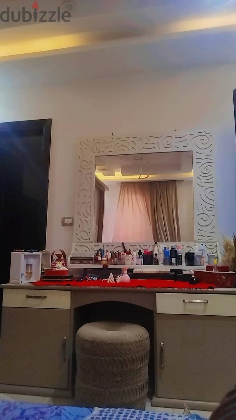 للبيع لظروف السفر