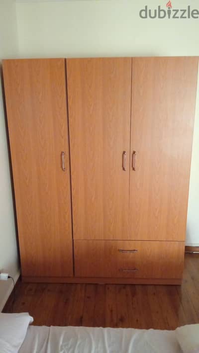 دولاب عمولة جديد لم يستخدم نهائيا أبواب soft close 150x200