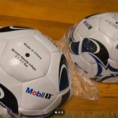 كورة فاخرة دعايا لشركة Mobil