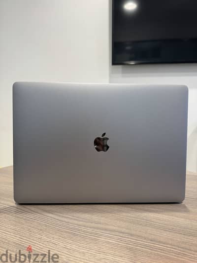 MacBook Pro 2017 15.4” | Intel Core i7 | 16GB RAM | 1TB Storage