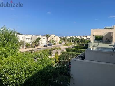 شاليه للبيع في جولف هاسيندا باي الساحل الشمالي علوي بالروف صف تاني