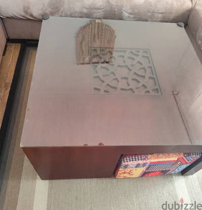 Living room center table 100 cm * 100 cm  with 4 pouf each one 50*50cm
