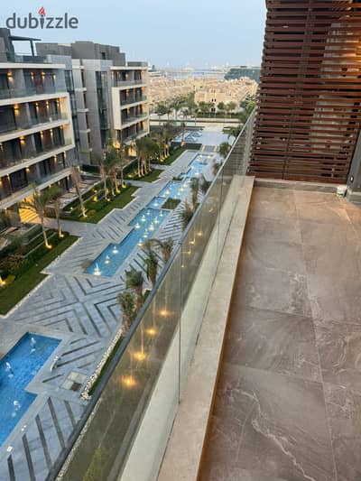 بنتهاوس فاخر للإيجار في Patio Oro من لافيستا 230 متر ورووف 150 متر أول استخدام