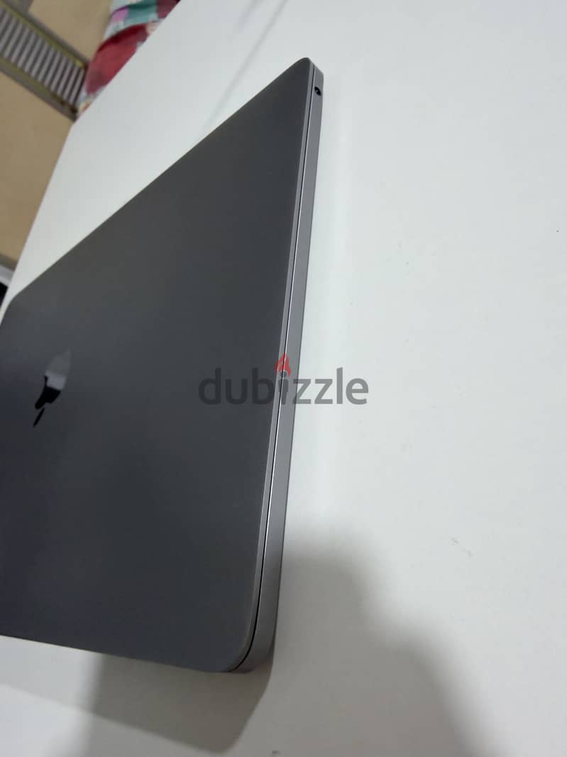 ماك بوك 2020 pro 7