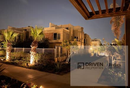Under Market Price Ready to Move TownHouse With Nanny for Sale in The Crown Compound Palm Hills 6th of October Golf Extention Golf Views