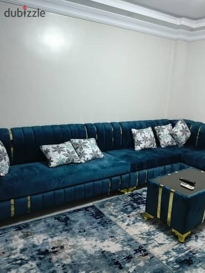 Furnished apartment for rent in October, the second district, steps to the parking lot, the specific one, and the university first. Residence.