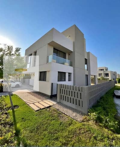 Villa for sale for cash in Al Shorouk, Al Burouj Compound, minutes from Cairo Airport, minutes from the British University