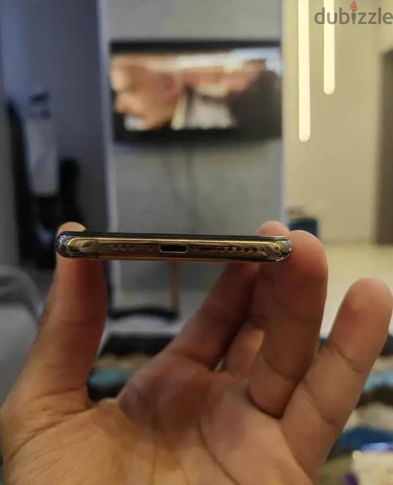 Apple - iPhone XS 1