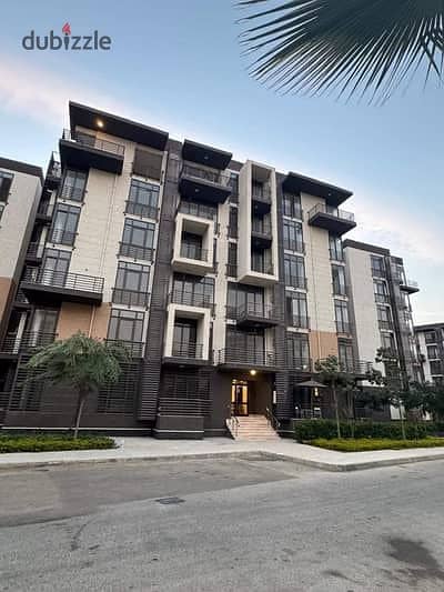 An exceptional apartment for sale in Madinaty, featuring high-end finishing, three bedrooms, and a reception area; located directly facing the club.