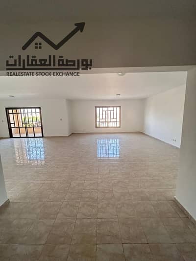 Apartment for Rent – Al Rehab City  Prime Location – New Fifth Phase  Spacious 250 sqm apartment with an open view overlooking Hills Villas.  250 sqm