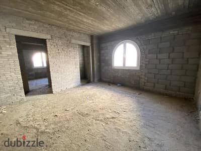 Code HPs366  Apartment ground floor with garden for sale in Hyde park