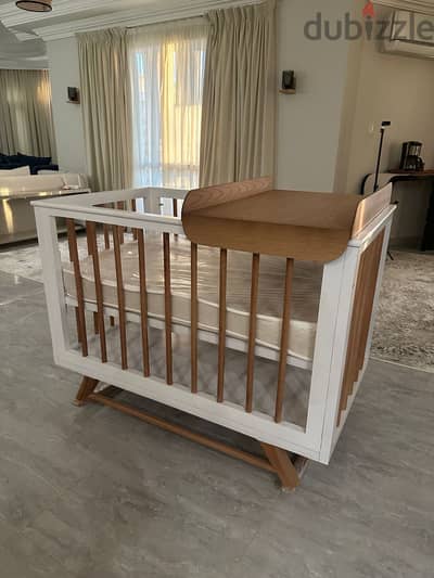 Baby cribسرير بيبي خشب زان ١٠٠٪؜