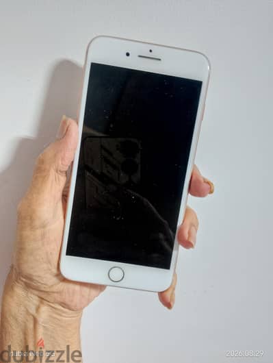 آبل - آيفون 8 بلس بحاله ممتازه اقرء تفاصيل