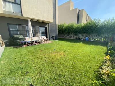 Townhouse corner for rent in Compound Al-Brouj - 160m