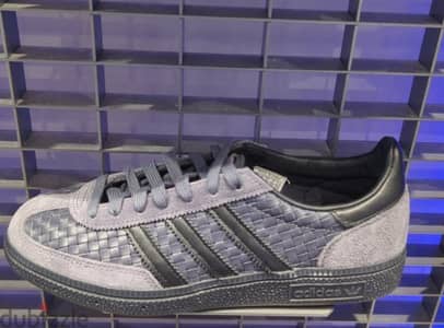 adidas originals used once wrong size (size 39)