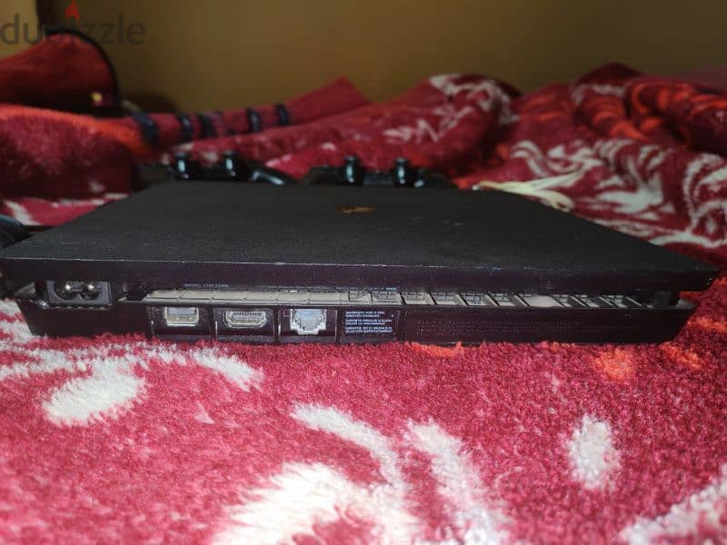 ps4 1TB| 2 controllers +batman cd game 4